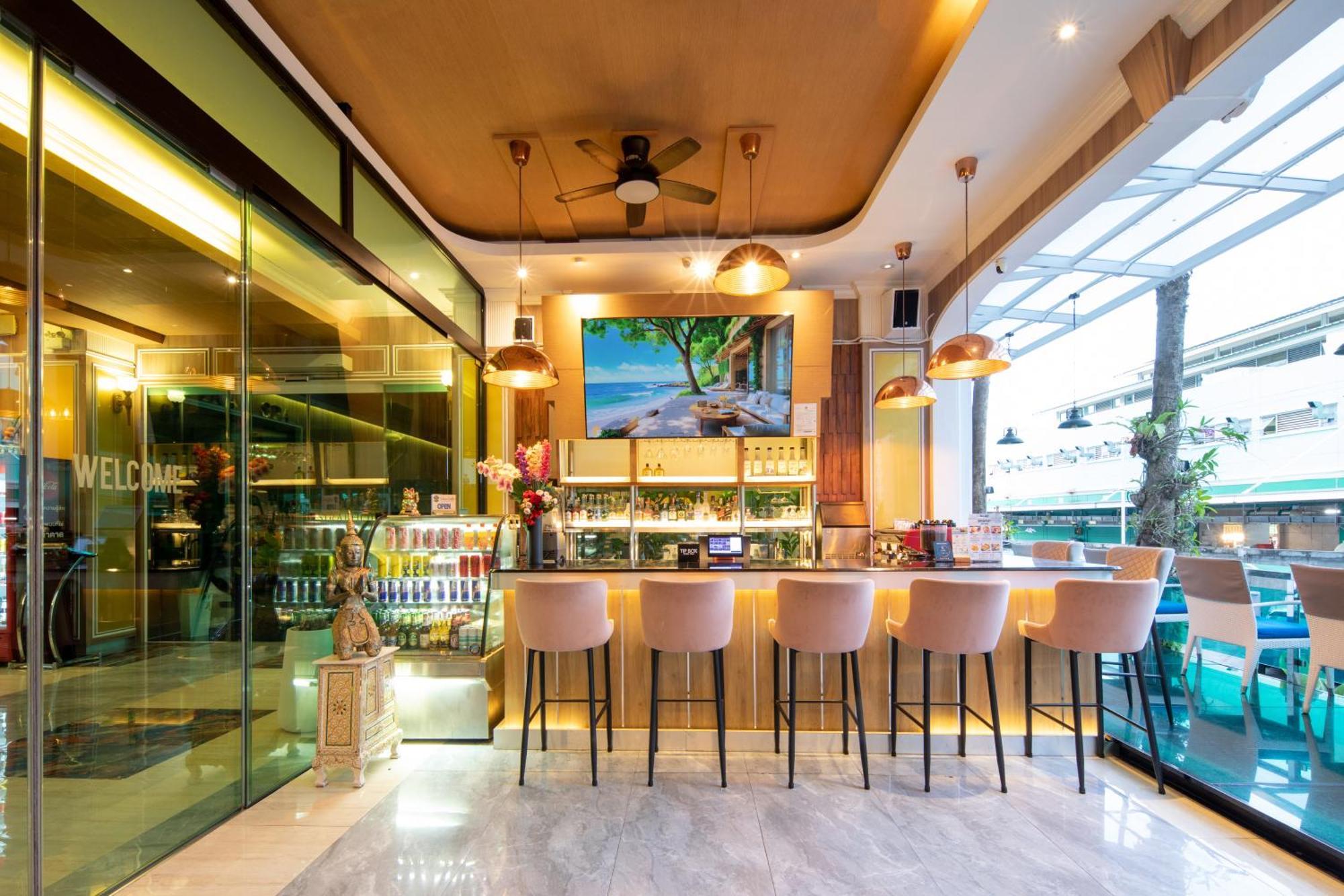 Sira Grande Hotel & Spa Patong Exteriér fotografie
