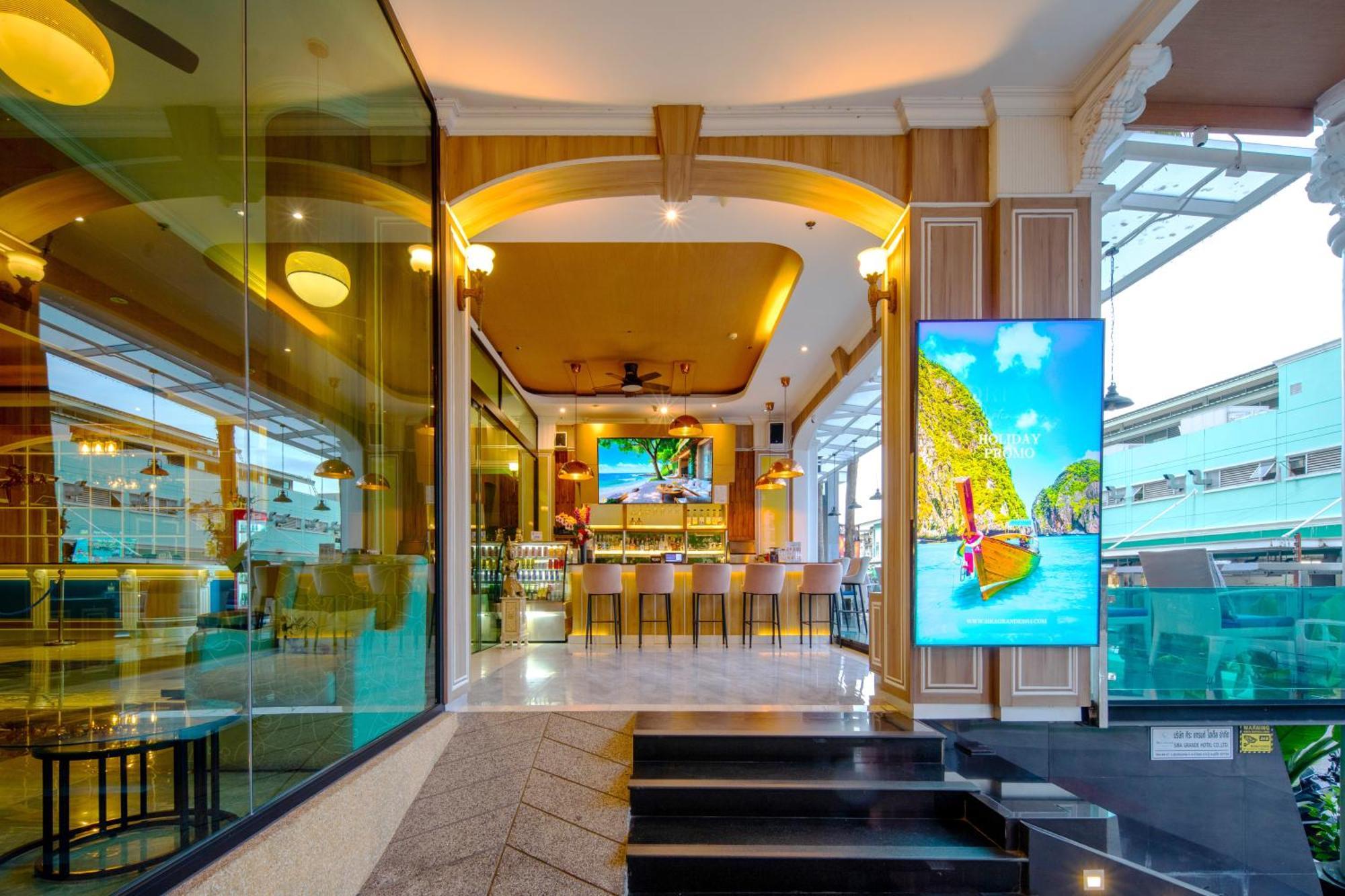 Sira Grande Hotel & Spa Patong Exteriér fotografie