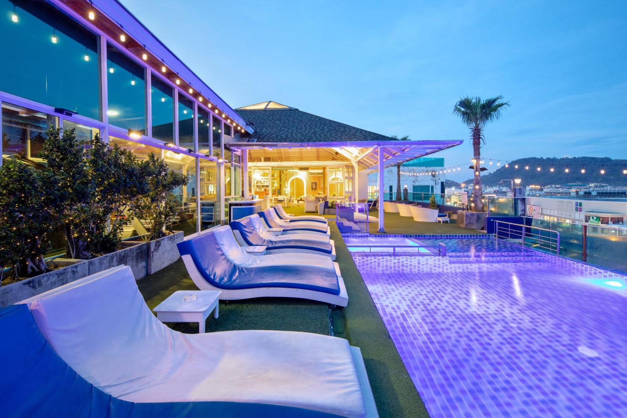 Sira Grande Hotel & Spa Patong Exteriér fotografie